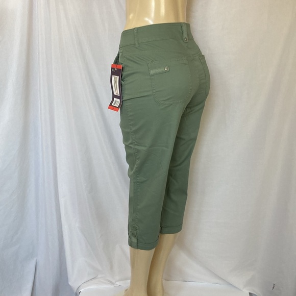 Gloria Vanderbilt Clothing Women’s Cuffed Utility Capri Size 8 Green Color NWT - Picture 6 of 7